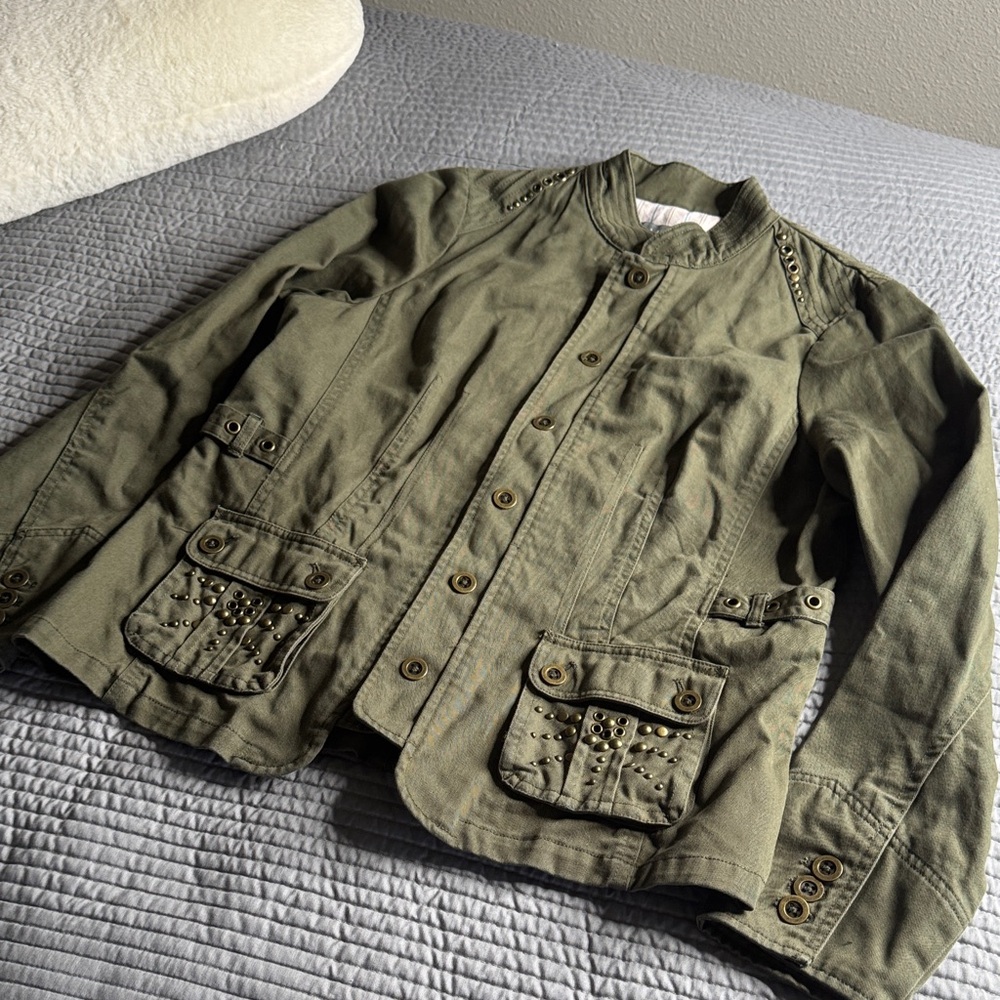 MOTTO your style mantra women’s Olive Utility Jacket with Studded Pockets